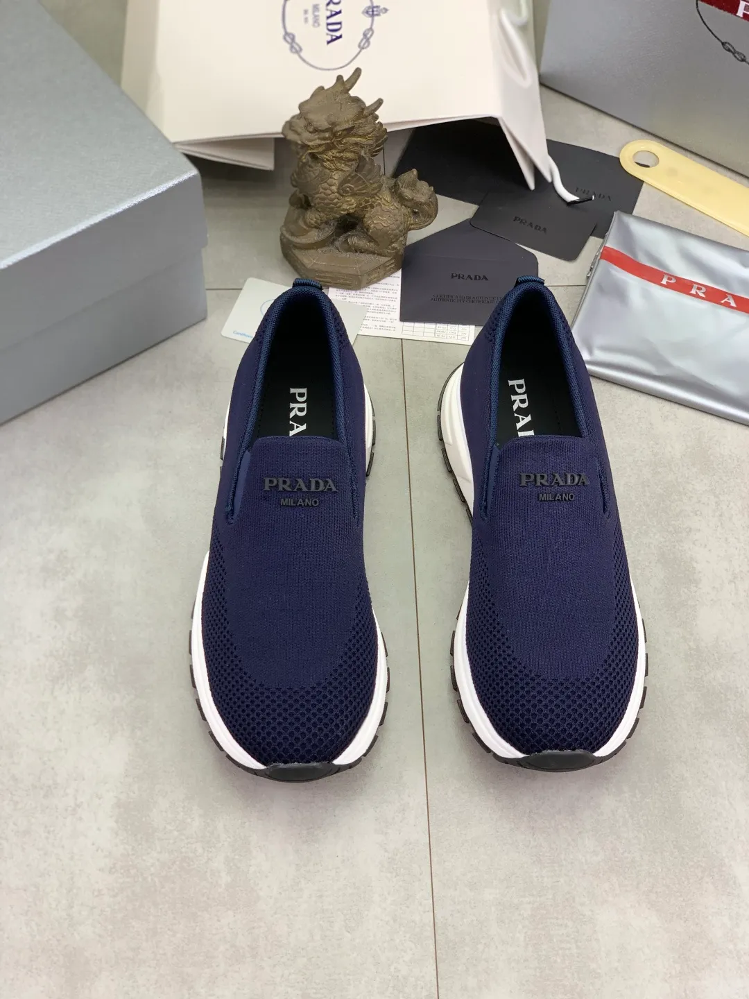 Men's shoes 💰P560💰[New model] Flying weave series (summer must-have) is now available on the official website, 🆘 Trendy brand (Prada) mainly promotes popular models, avant-garde and versatile fashionable men's shoes, private version molding, cowhide surface splicing 1:1.. Simple fashion, original imported cowhide lining and cowhide feet; the atmosphere and personality are more fashionable, eye-catching and pursuing class. It will subvert the old idea and be a must-have for fashion trendsetters with you! Must keep it for yourself! High-end comfort and low-end, high-end quality workmanship. Size: 38-45 6️⃣colors available.
